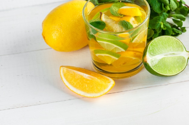 Lemon tea with mint