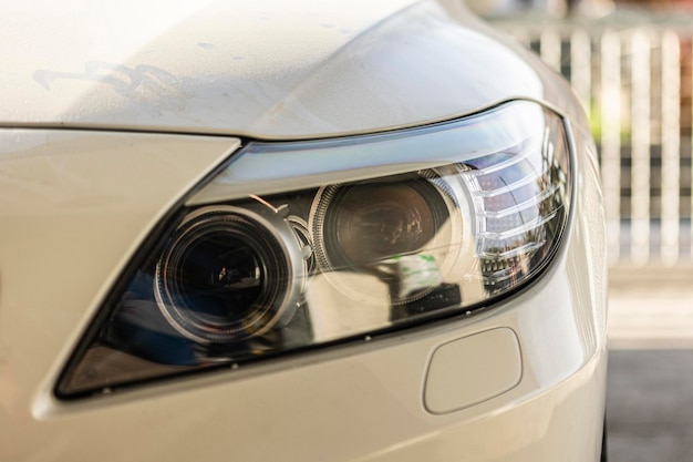 Lenticular light car