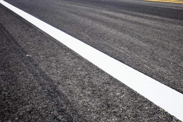 Line traffic on street