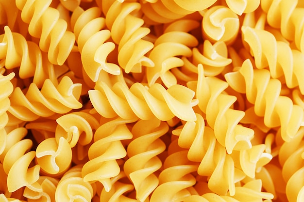 Long, thick, corkscrew-shaped pasta screw.