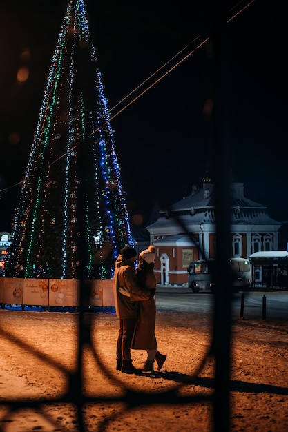 Love among the Christmas lights 3081