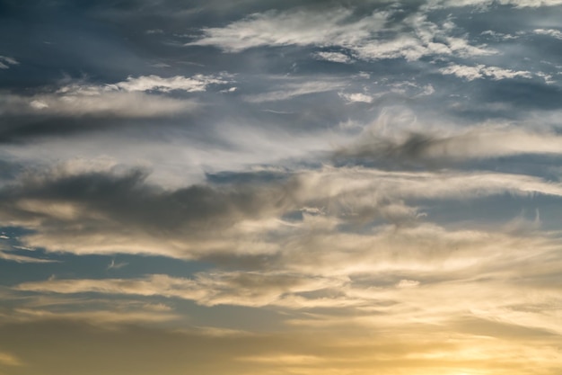 Photo low angle view of clouds in sky