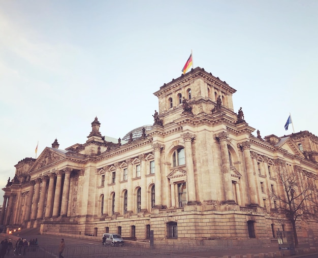 Photo low angle view of historical building