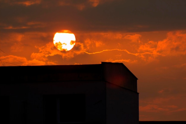 Photo low angle view of orange sky during sunset