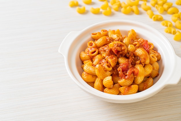 macaroni with tomatoes sauce and mince pork, american chop suey, american goulash