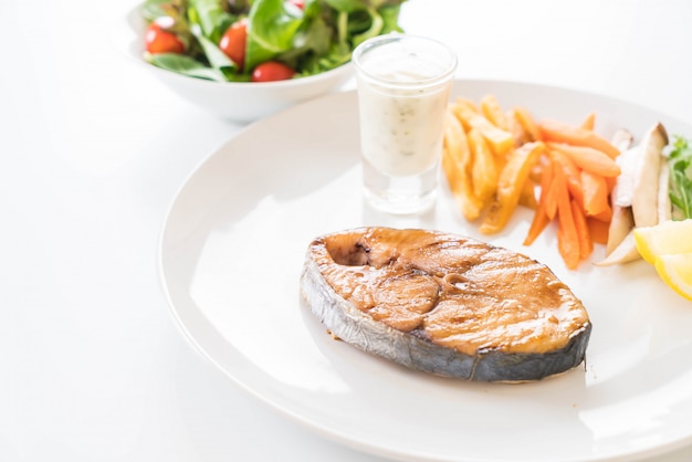 mackerel fish steak