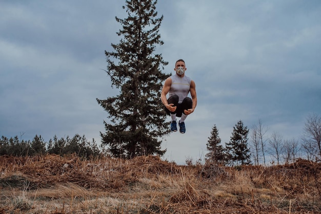 Man training with a mask due to the corona virus