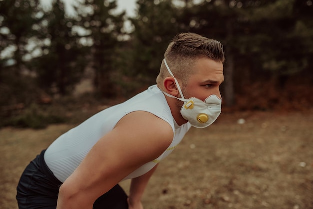 Man training with a mask due to the corona virus