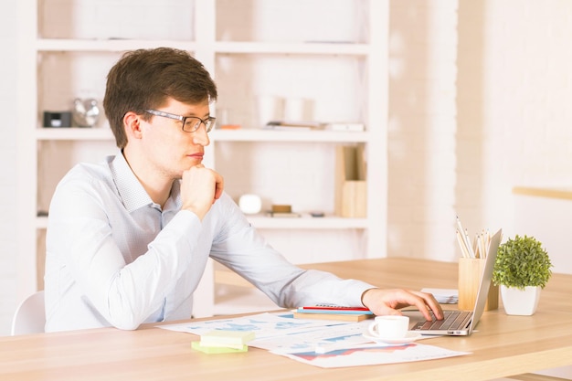 Man using notebook