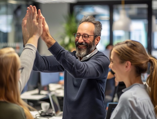 Photo a man with glasses and a beard is giving a high five