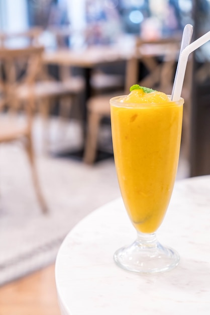 mango smoothies glass