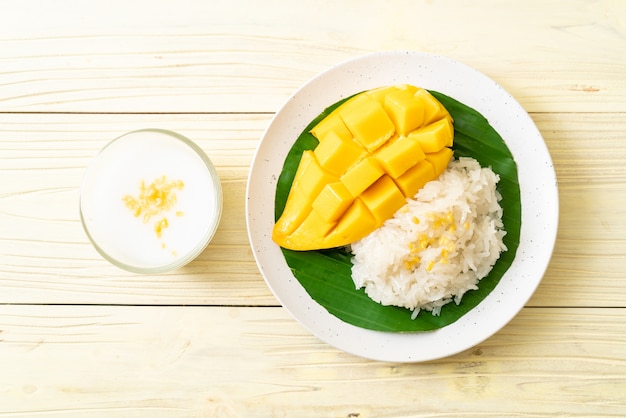 mango with sticky rice