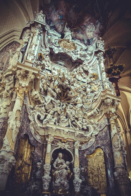 mary, high altar of the Cathedral of Toledo, gothic style sculptures churregesco