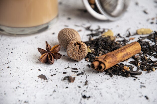 Photo masala chai black spiced tea with spices