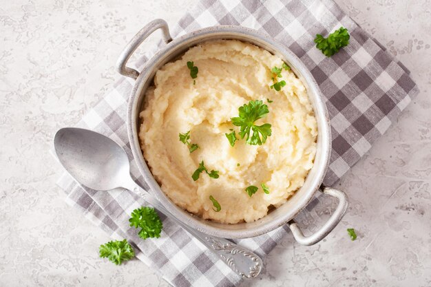 Photo mashed cauliflower with butter ketogenic paleo diet side dish