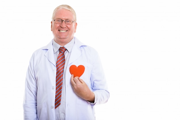 Photo mature man with a heart