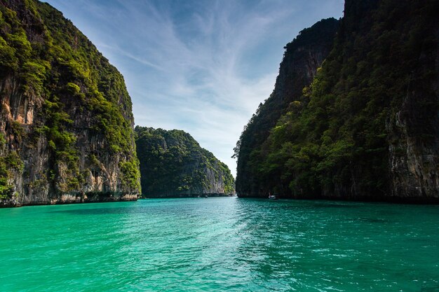 Maya bay Phi Phi Leh island, Krabi Thailand