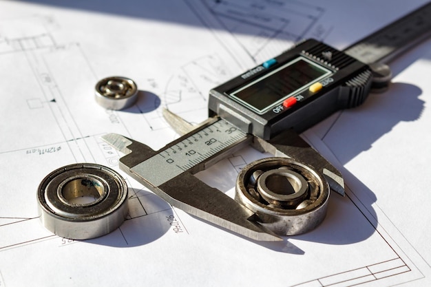 Measurement of the used ball bearings diameter by a digital caliper