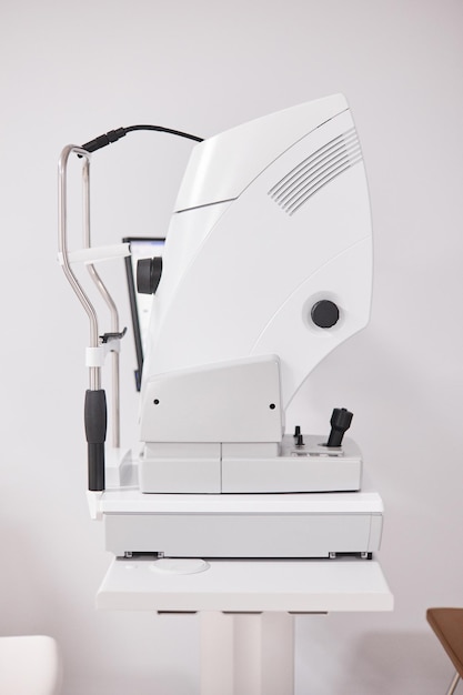 Medical equipment for vision diagnostics in a bright office