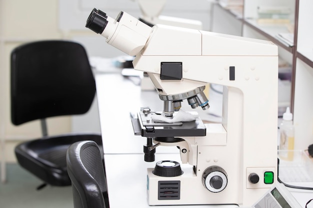 Medical microscope for the study of biological material