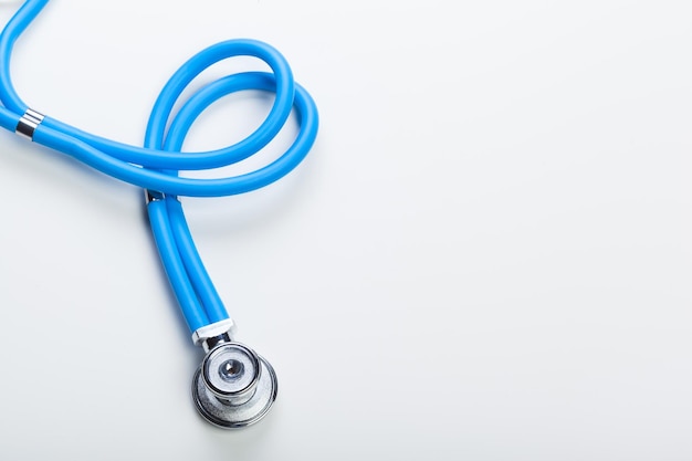 Photo medical stethoscope or phonendoscope isolated on white background