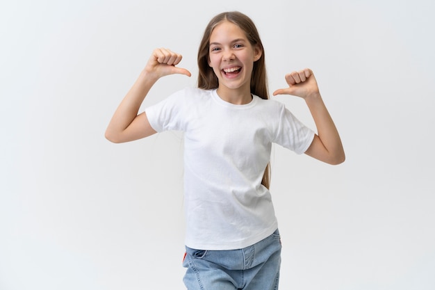 Medium shot smiley teen posing