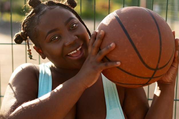 Medium shot woman doing sport