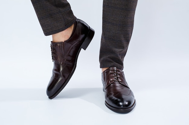 Mens classic shoes with natural leather mens shoes under a classic suit