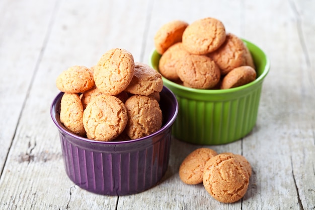 Meringue almond cookies in bowls