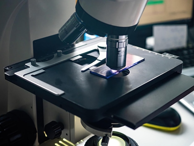 Microscope in the laboratory for the study of medical tests