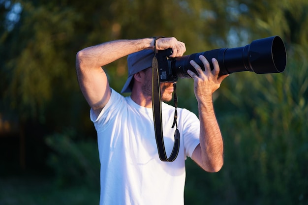 Photo midsection of man photographing