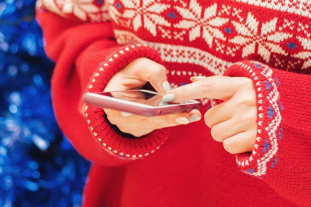 Photo midsection of woman using phone