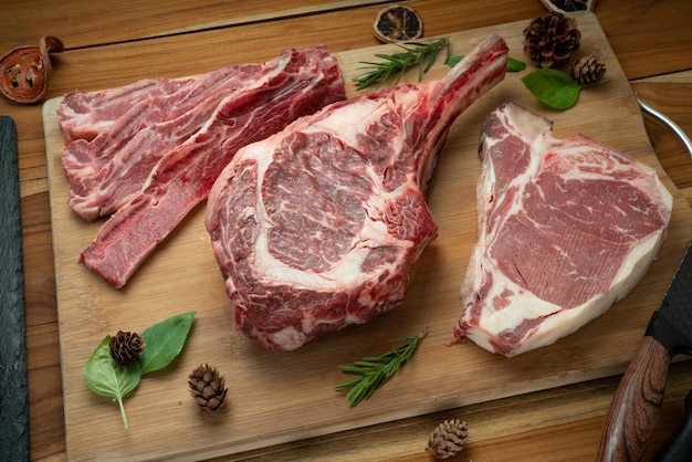 Mixed fresh meat Tomahawk beef Cross Cut Short Ribs beef Sliced brisket beef Tbone steak beef