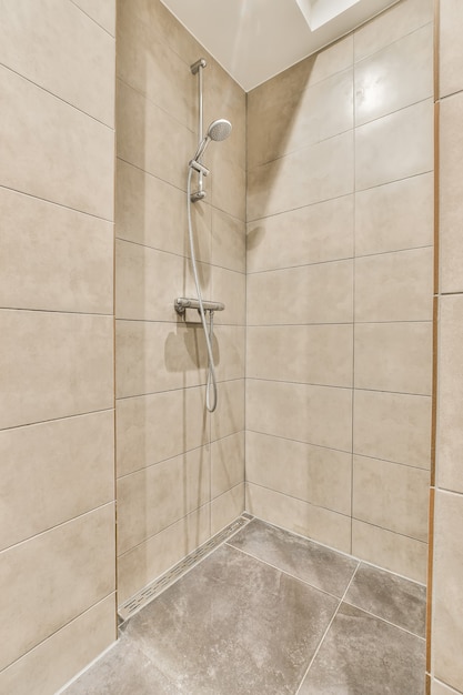 Modern shower stall