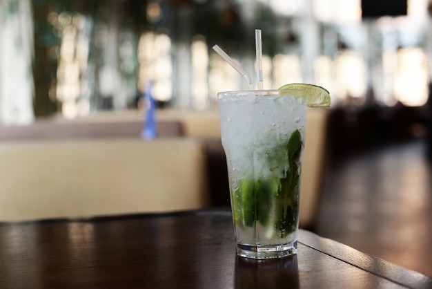  Mojito cocktails on a bar counter