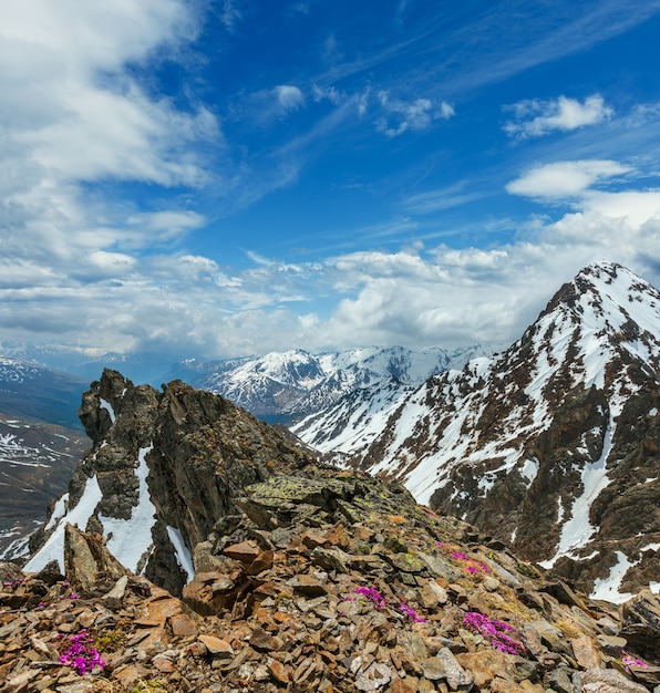 Mountain view from the Karlesjoch cable ski lift upper station