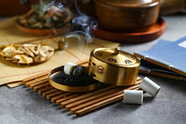 Moxibustion box