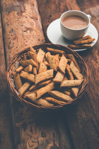 Namakpare or Salty Shakarpara, shakarpare or namkeen Shankarpali, popular diwali food or tea-time snack from Gujarat, India