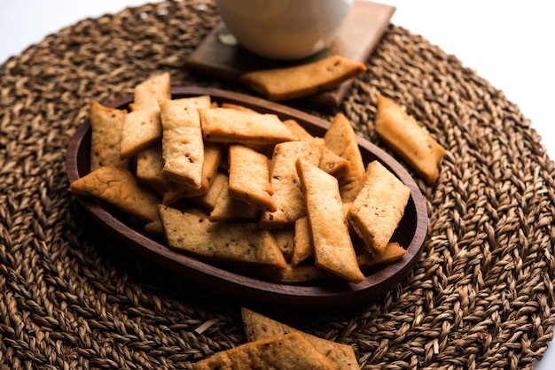 Namakpare or Salty Shakarpara, shakarpare or namkeen Shankarpali, popular diwali food or tea-time snack from Gujarat, India