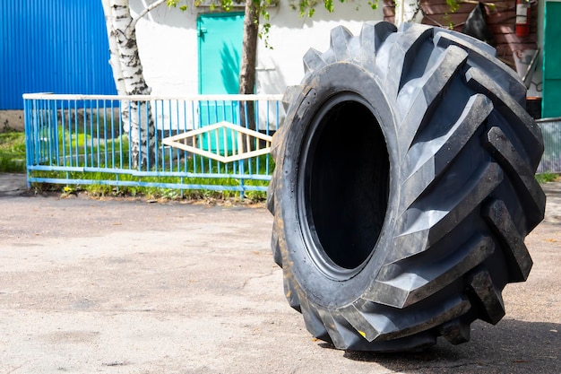 New rubber on the loader rubber for the tractor New rubber