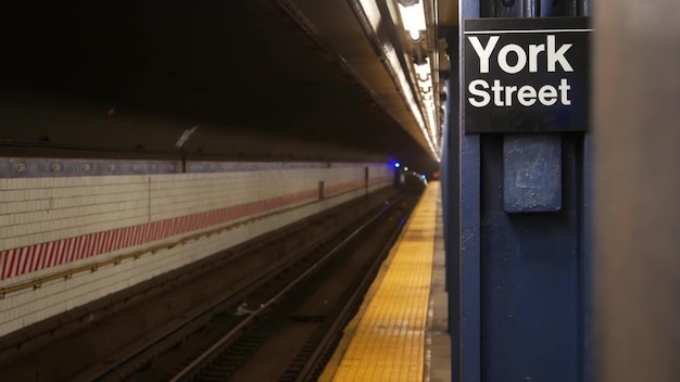 Photo new york subway station underground metropolitan platform sign metro railway passenger transport