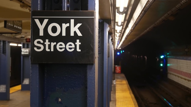 Photo new york subway station underground metropolitan platform sign metro railway passenger transport