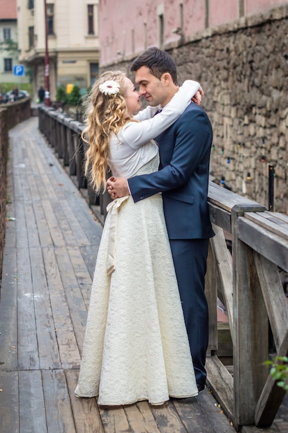 Newlyweds strolling around the city