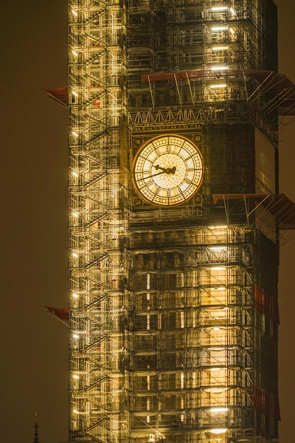 Photo night view of big ben in the renovation london