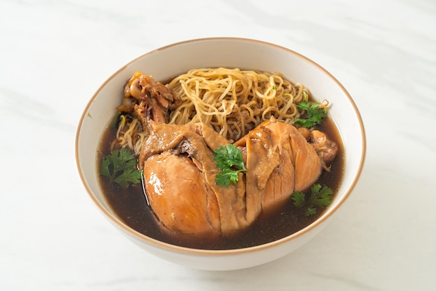 Noodles with Braised Chicken in Brown Soup