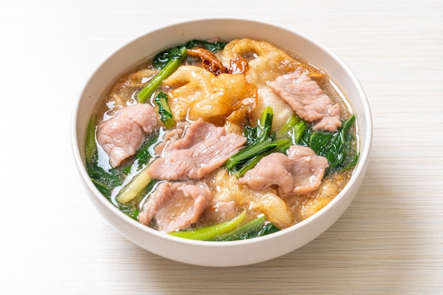 Noodles with Pork in Gravy Sauce