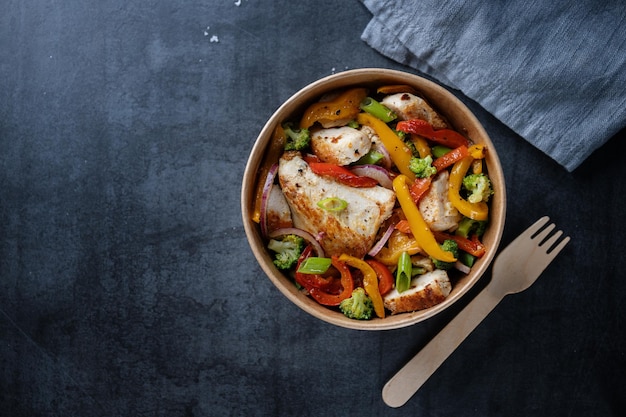 Noodles with vegetables in bowl