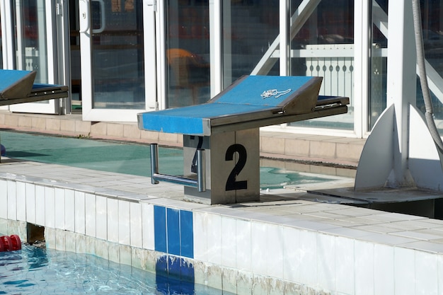 Number bedside table for the athlete's jump to the pool