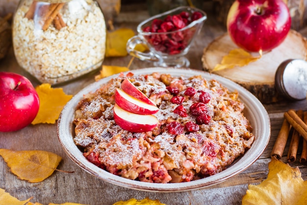 Oat flakes baked with apple, cherry and cinnamon