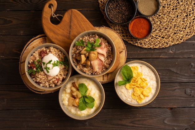 Oatmeal with cornflakes, rice porridge with fried pear